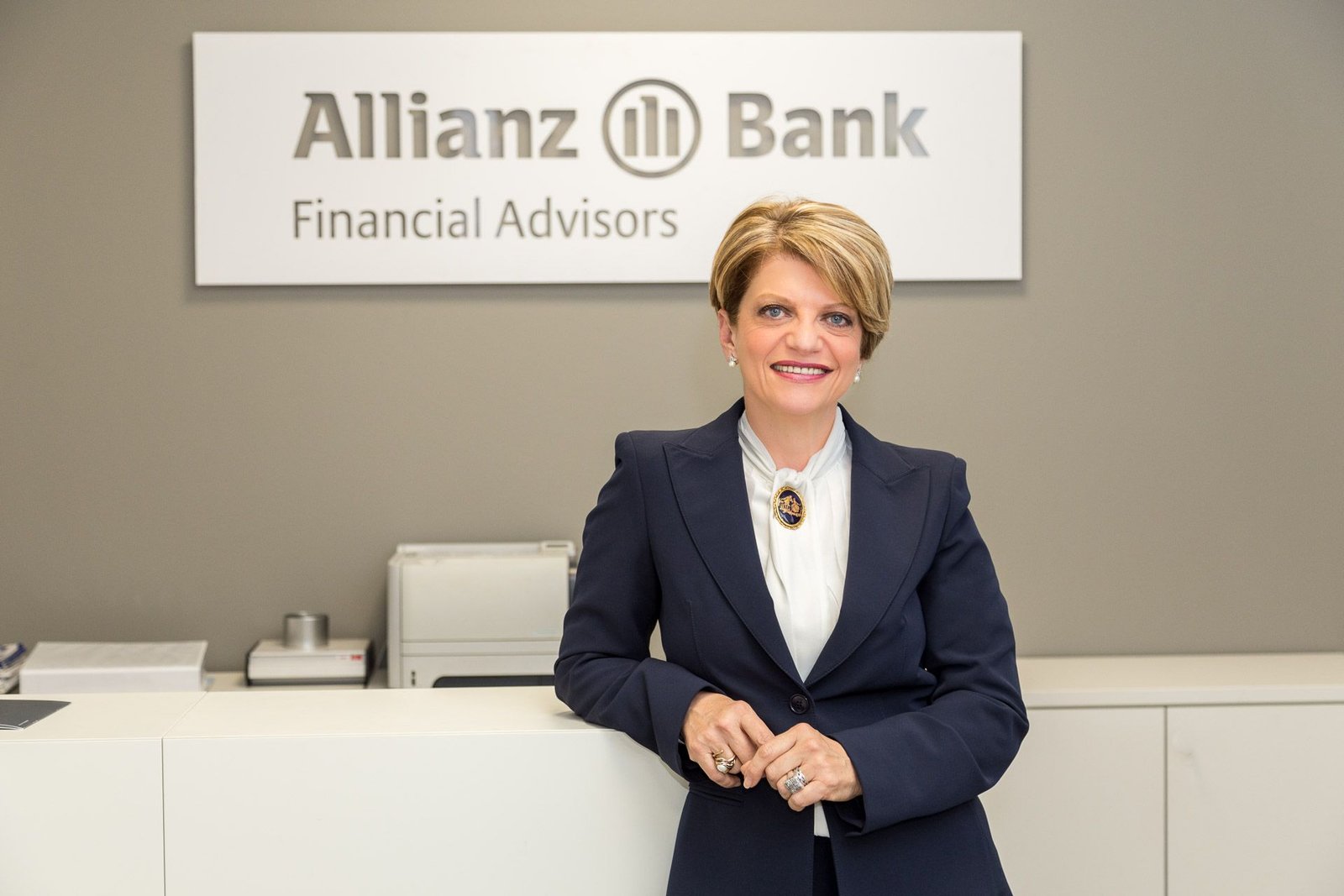 Ritratto professionale di una donna manager ad Ancona realizzato da Max Guidobaldi